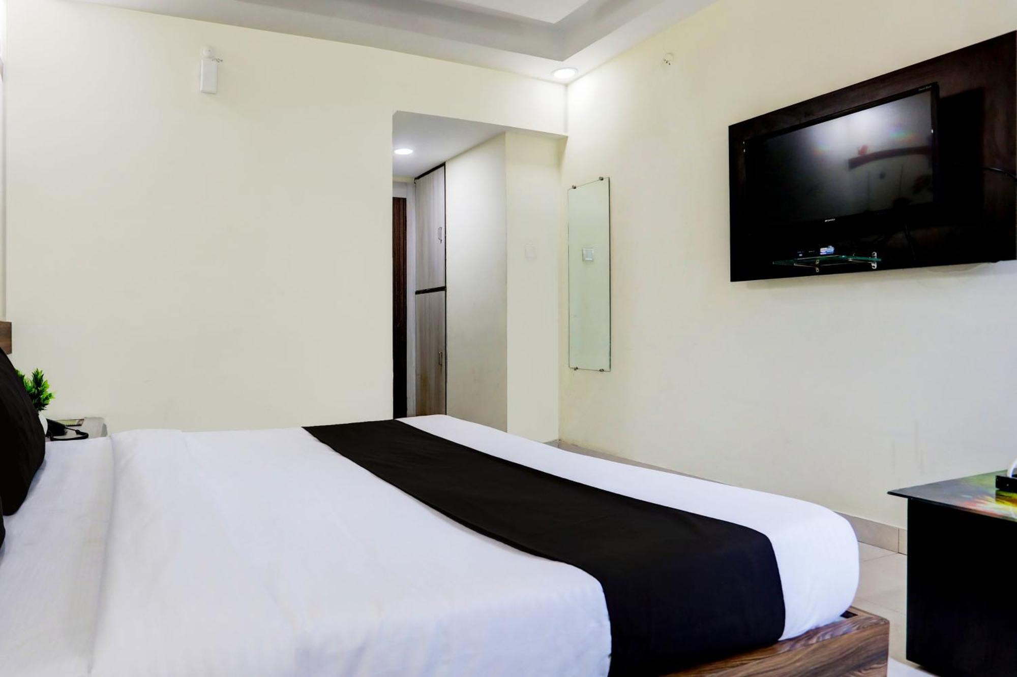 Super Townhouse Hoshangabad Road Near Aashima Mall Samarda Kaliāsot Exterior foto