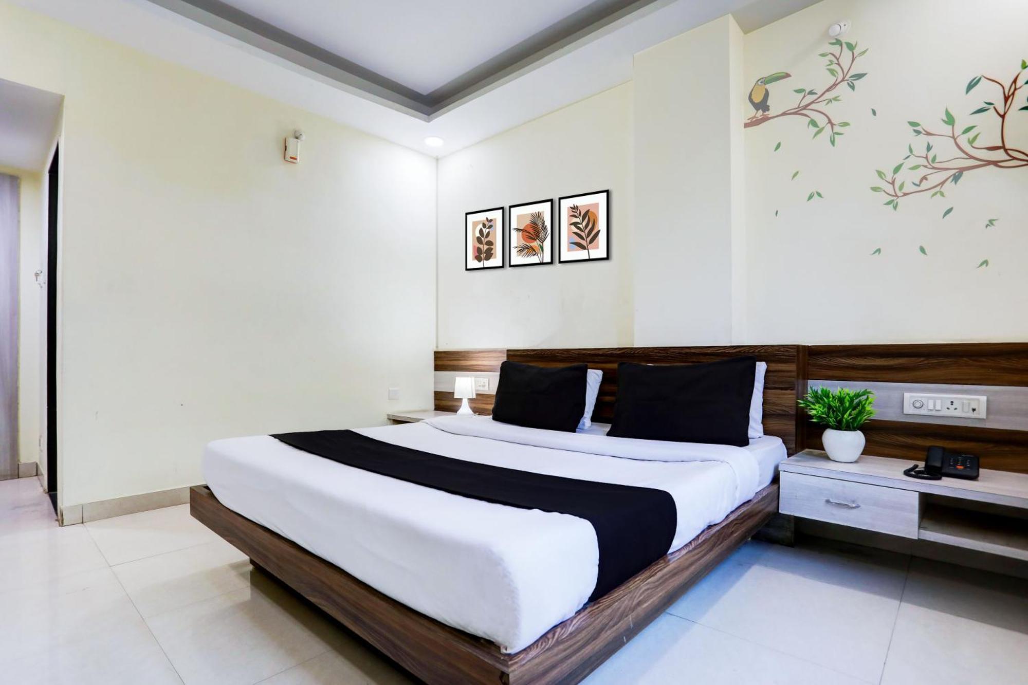 Super Townhouse Hoshangabad Road Near Aashima Mall Samarda Kaliāsot Exterior foto