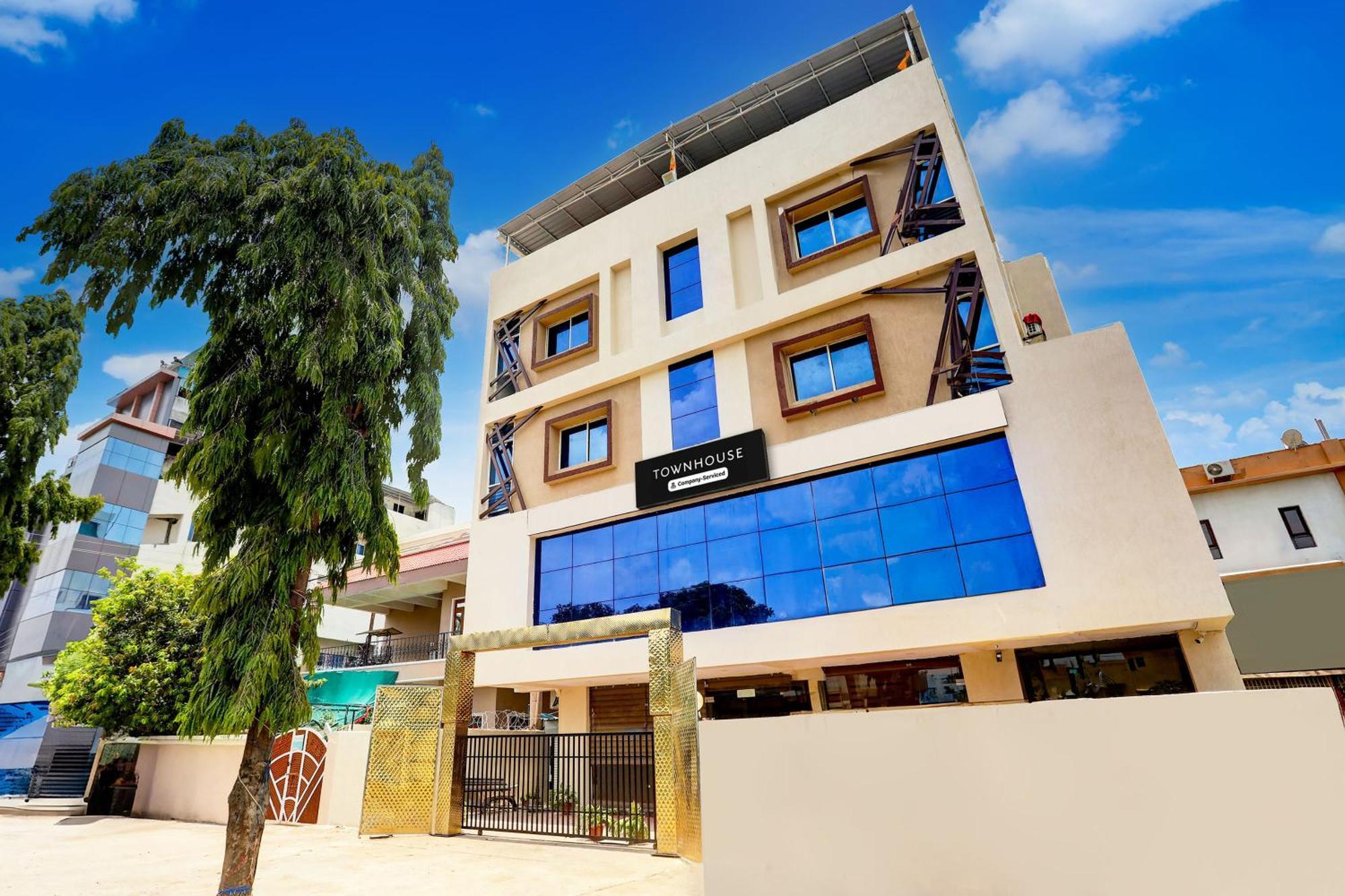 Super Townhouse Hoshangabad Road Near Aashima Mall Samarda Kaliāsot Exterior foto
